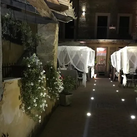 Il Cortile Penzion Vignale
