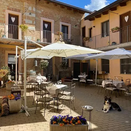 Il Cortile Penzion Vignale